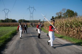 Une troupe suisse napoléonienne à la recherche des royalistes