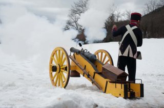 Laffrey. Commémoration du 7 mars à la prairie de la rencontre. Le coup de canon