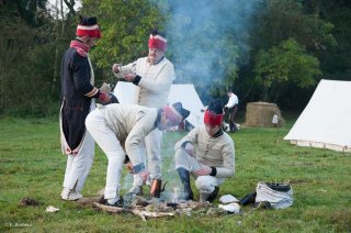 Reconstitution d'un bivouac des troupes napoléoniennes au château du Passage en Isère. La cuisine se fait dans les conditions de l'époque