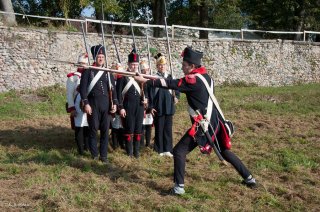 Reconstitution d'un bivouac de la période napoléonienne au château du Passage en Isère. Ecole du soldat