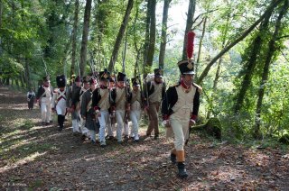 Reconstitution d'un bivouac de la période napoléonienne au château du Passage en Isère. Déplacement de la troupe