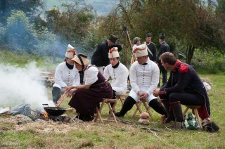 Reconstitution d'un bivouac des troupes napoléoniennes au château du Passage en Isère. La cuisine se fait dans les conditions de l'époque