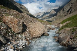 Vallée du Vénéon. Le torrent du diable dans la Vallée de la Selle