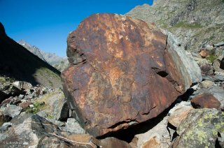 Vallée du Vénéon. Vallée de la Selle. Roche ferrugineuse