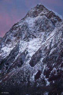 Massif du Taillefer. Sommet de la Pyramide au lever du soleil