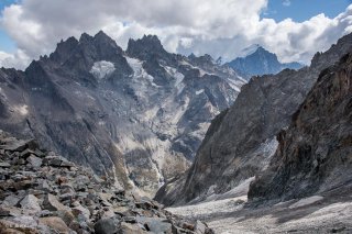 Vallée du Vénéon. Le bas du vallon des Etançons, vue vers l'Est