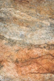 Vallée du Vénéon. Roche ferrugineuse dans le Vallon du Chardon