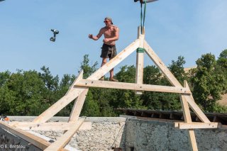 Lancer de visseuse pour l'installation d'une ferme