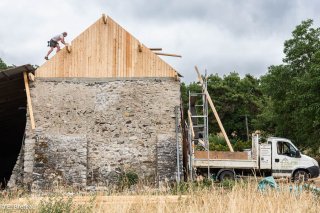 Préparatifs de la pose du bandeau sur le pignon