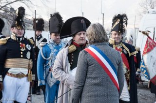 Napoléon rencontre les élus à la Salle en Beaumont (Isère). Reconstitution du bicentenaire de la prairie de la rencontre à Laffrey. 7 mars 2015