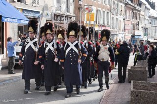 Défilé des soldats napoléoniens à La Mure (Isère). Reconstitution du bicentenaire de la prairie de la rencontre à Laffrey. 7 mars 2015