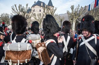 Vizille (Isère). Reconstitution historique pour le bicentenaire de la remontée de Napoléon et de sa troupe de l'Ile d'Elbe.