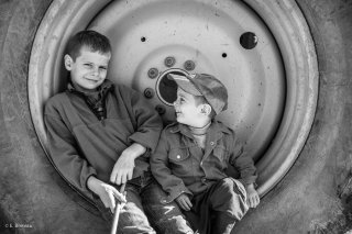 Alexis et Rémy, fils et petits-fils d'agriculteurs. Octobre 2015