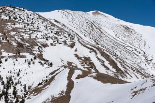 L'arête et le sommet du Jocou, vus depuis le col de Vente Cul