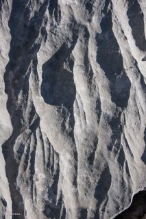 Lapiaz (érosion du calcaire) sur les hauts plateaux du Vercors. Isère