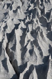 Lapiaz (érosion du calcaire) sur les hauts plateaux du Vercors. Isère