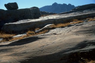 Fontanalbe. Cercles et plages piquetées