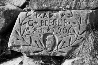 Gravure de berger autour d'une cabane dans le massif des Ecrins