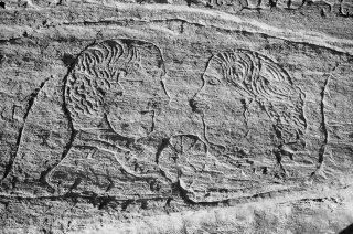 Portraits gravé d'un berger et d'une bergère dans le Queyras