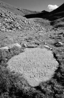 Long texte gravé par un berger dans le Queyras