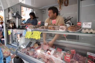 Marché de Mens, César et Antonella Longo, bouchers ambulants