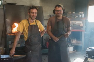 Atelier de coutellerie Denok et L.E.T. à Prébois, avec Denis et Jérémy