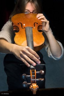 Mathilde Avedikian luthière à Saint-Michel les Portes. Trièves, Isère