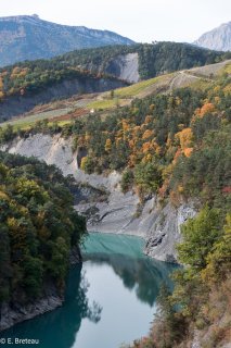 Les gorges de l'Ebron et les côteaux viticoles de Brion à Roissard