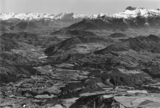 Vue sur Roissard et jusqu'au fond du Trièves